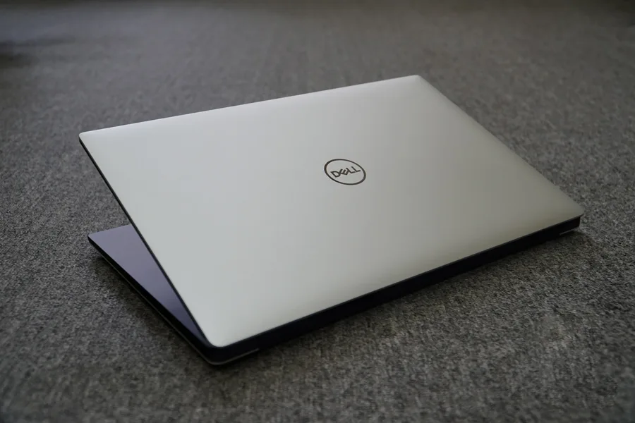 Dell Precision 5520 Workstation Core i7 7820HQ , 16GB RAM, 256GB NVME SSD, NVidia  4GB M1200, 15.6″ 4k TouchIPS LED - Image 2