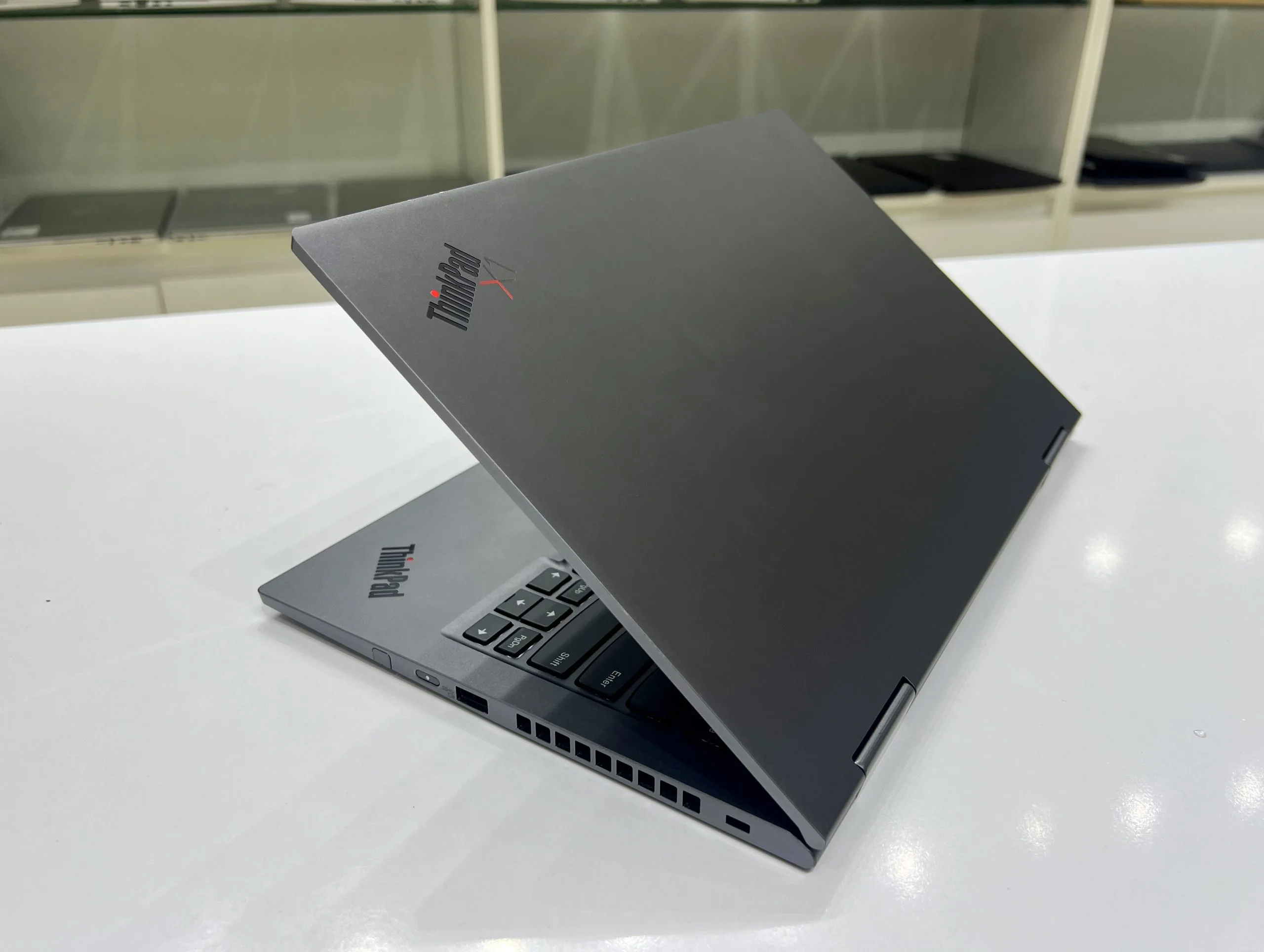 Lenovo X1 Yoga Gen 4 Ci7 8th Gen 16GB SSD 512GB 14" 2k X360 TouchScreen LED - Image 2