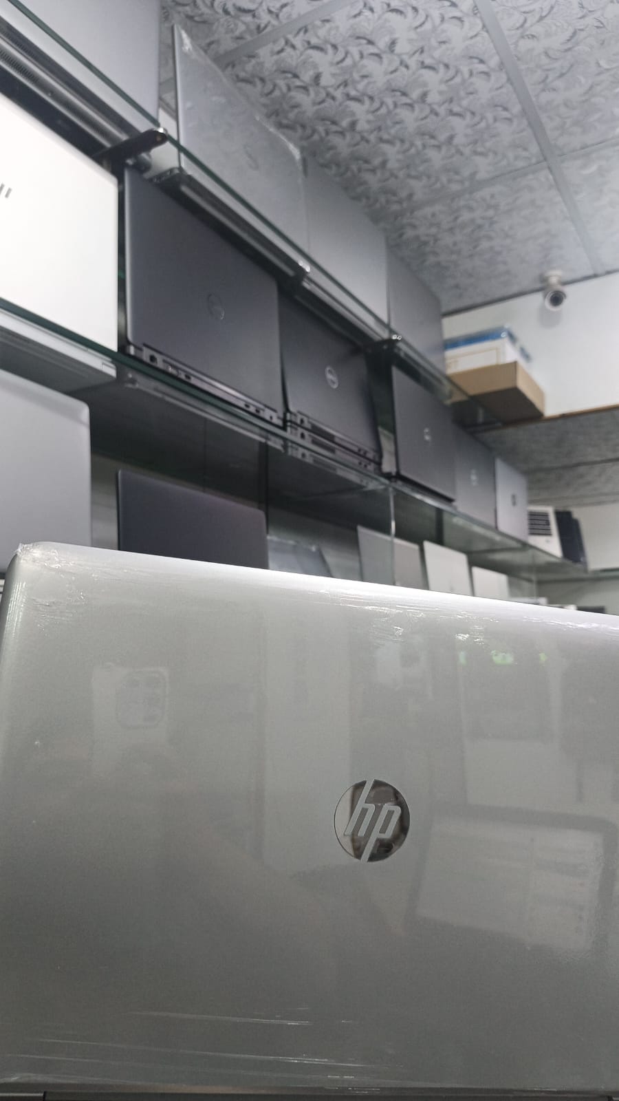 HP ENVY 17-k201na Ci7 5th Gen Ram 12GB SSD 240GB 4GB NVIDEA GTX 850M 17.3″ FHD LED - Image 5